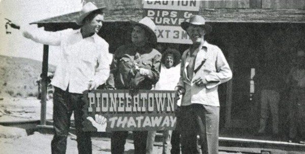 Pioneertown "Thataway"